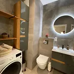 Essence Lux Apartment, Free Parking, Self Check-in 24h דירה *