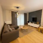 Essence Lux Apartment, Free Parking, Self Check-in 24h דירה *