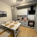 Essence Lux Apartment, Free Parking, Self Check-in 24h דירה פוזנן