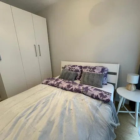 Essence Lux Apartment, Free Parking, Self Check-in 24h דירה